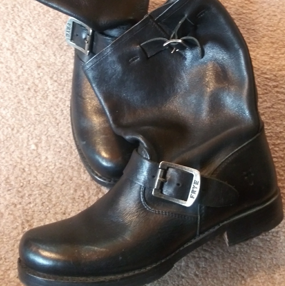 FRYE Vicky engineer ankle boots Size 7